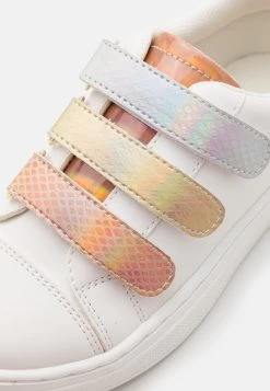 Friboo Sneakers Laag - White -Friboo-Mode 8906b84af3444d5191ac4f4587e46912