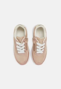 Friboo Sneakers Laag - Rose Gold -Friboo-Mode e2e3245d691f4110b39e472cba55e501