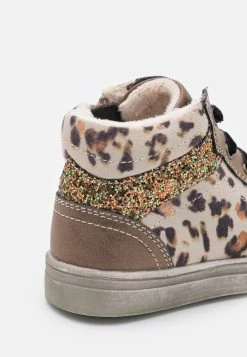 Friboo Sneakers Hoog - Bronze 13 Friboo Sneakers Hoog - Bronze -Friboo-Mode fd4157f8e8184f338836a0605c89ba93